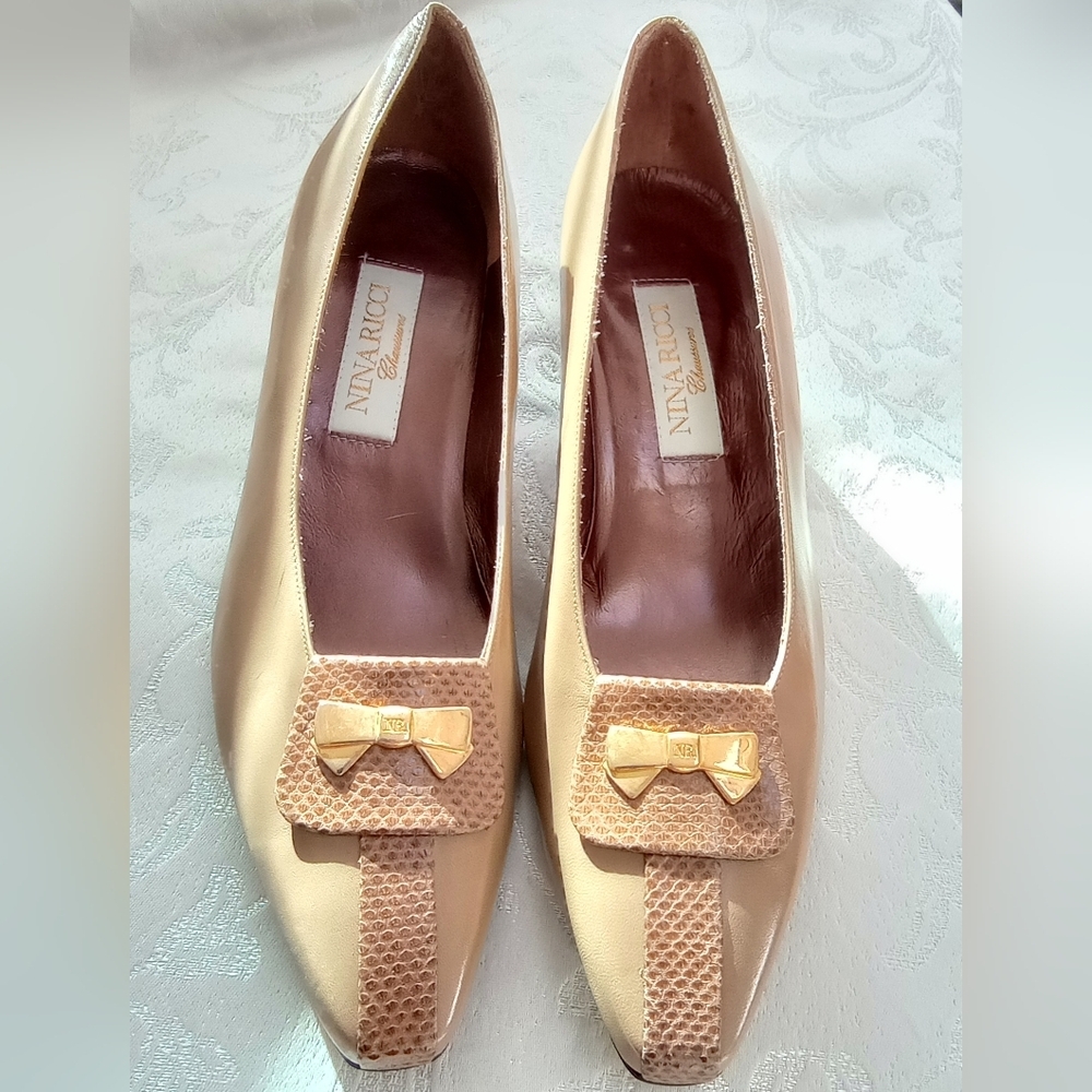 Nina Ricci Beige Leather Pointed Toe Flat with Bow